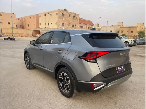 Car image 7