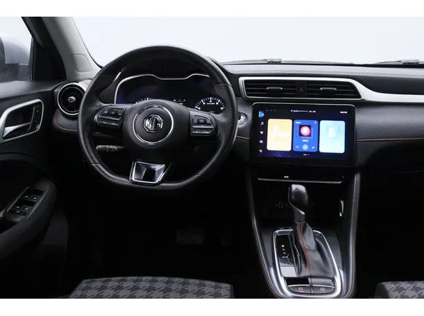 Car image 15