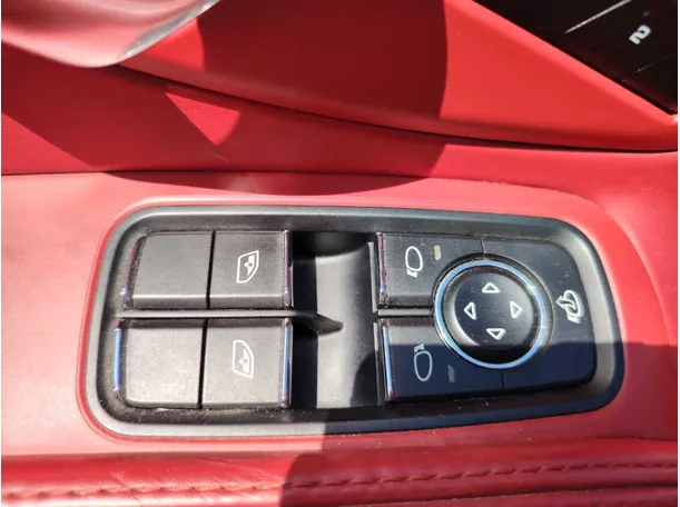 Car image 24