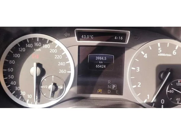 Car image 21