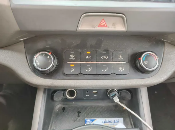 Car image 25
