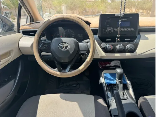 Car image 17