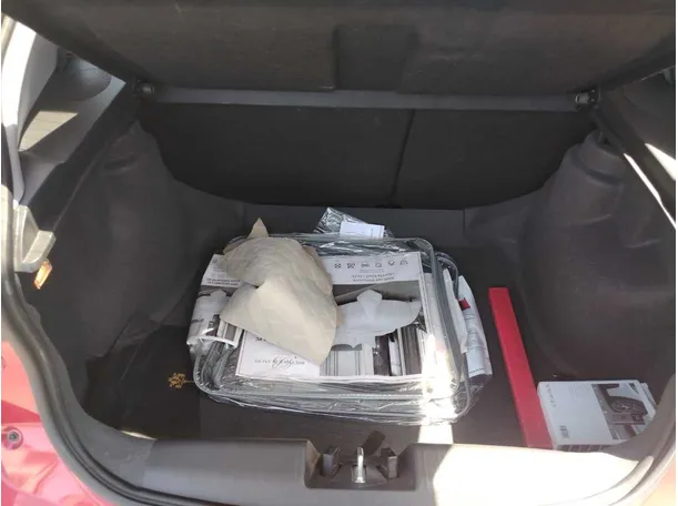 Car image 35