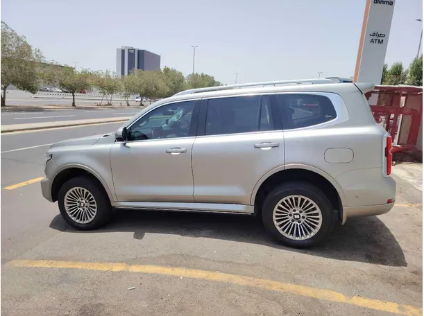 Car image 8