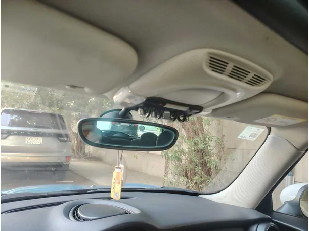 Car image 32