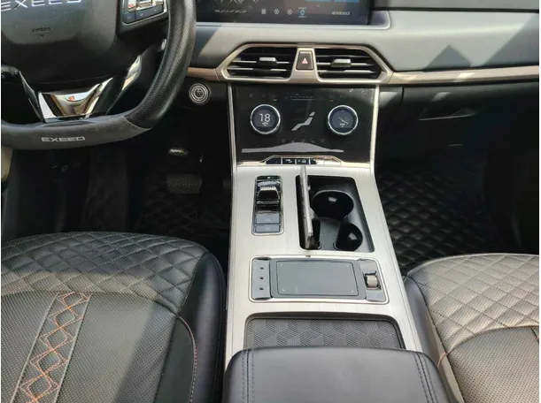Car image 24