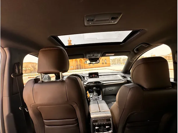 Car image 15