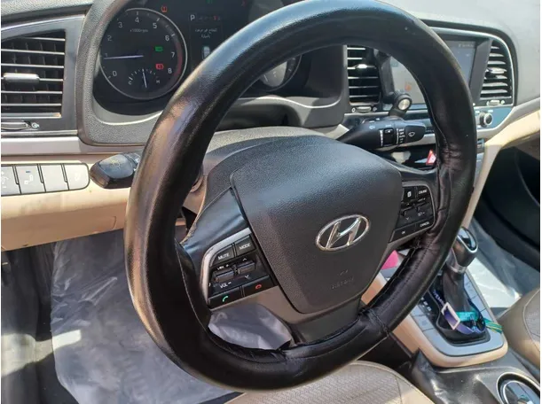 Car image 16