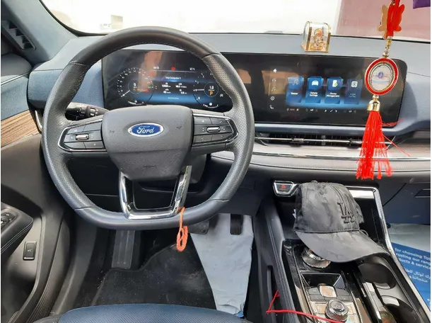 Car image 15