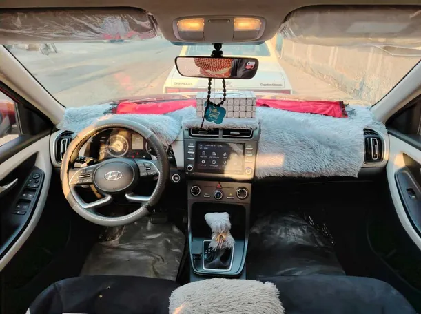Car image 21