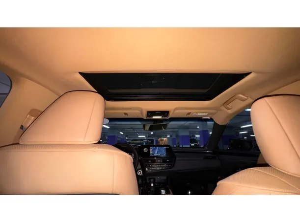 Car image 22