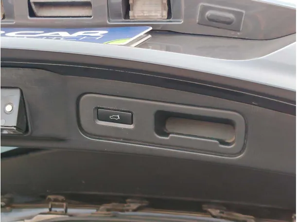 Car image 34