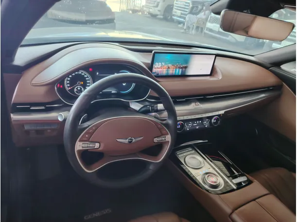 Car image 13