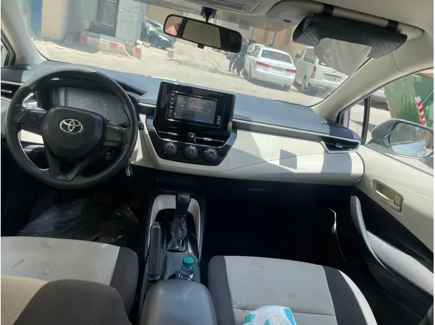 Car image 18
