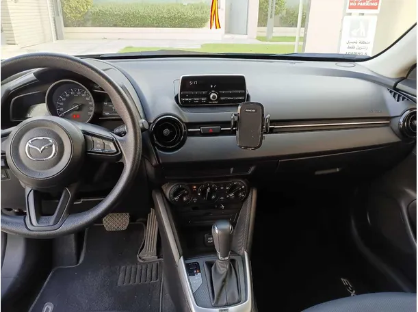 Car image 14