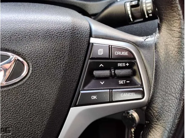 Car image 27