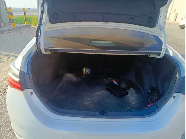 Car image 27