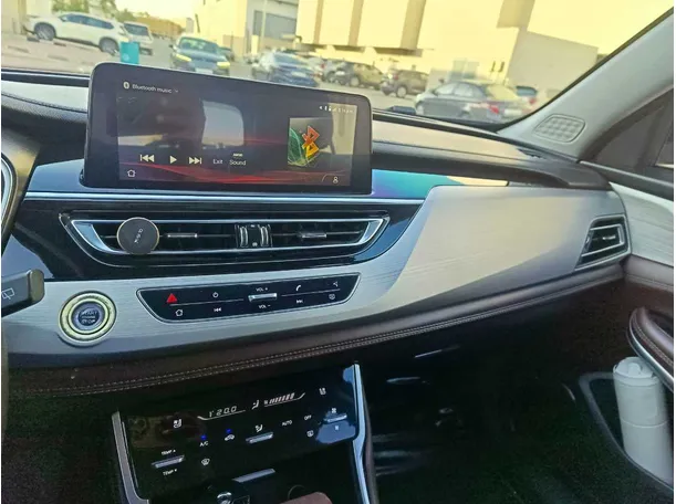 Car image 23