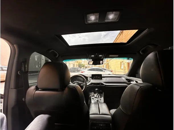 Car image 17