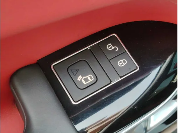 Car image 31
