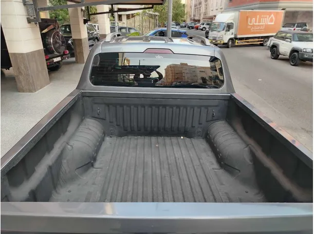 Car image 30