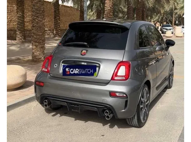 Car image 4