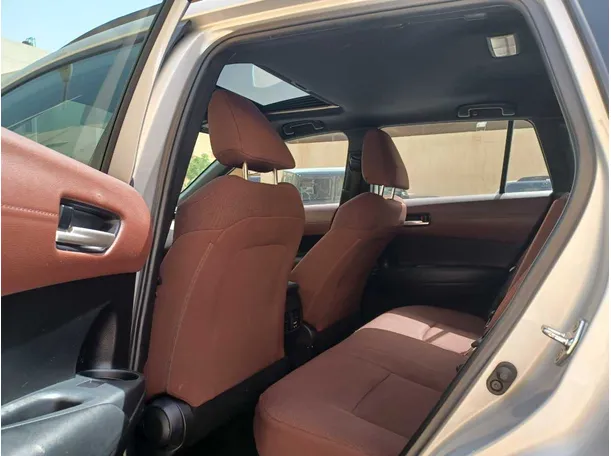 Car image 14