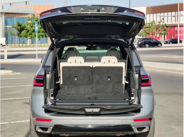 Car image 29