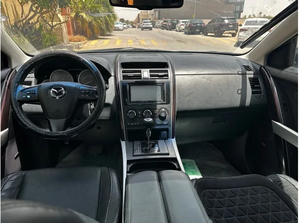 Car image 17