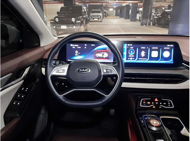 Car image 17