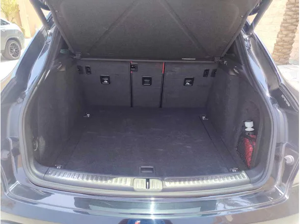 Car image 25