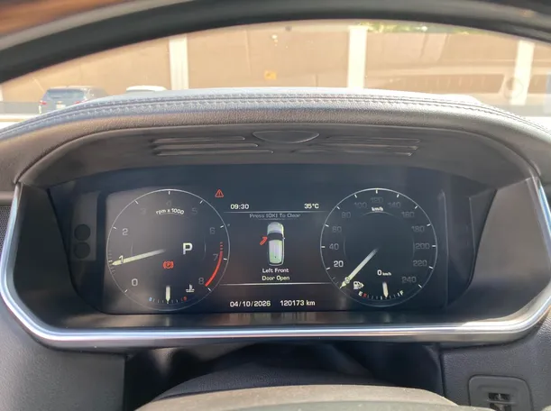Car image 20