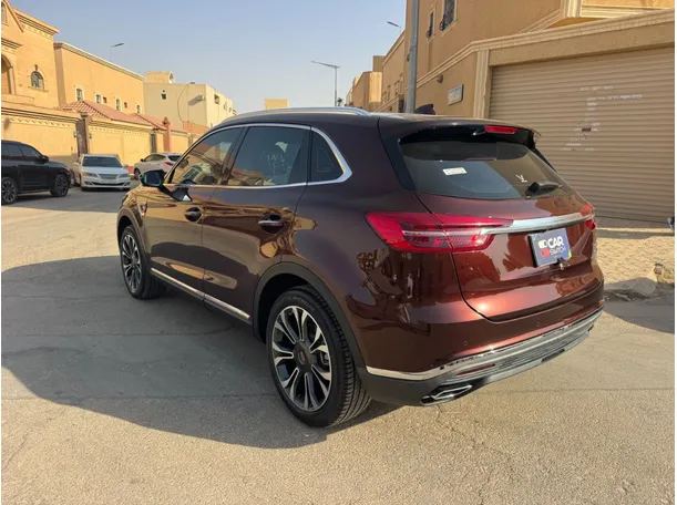 Car image 7