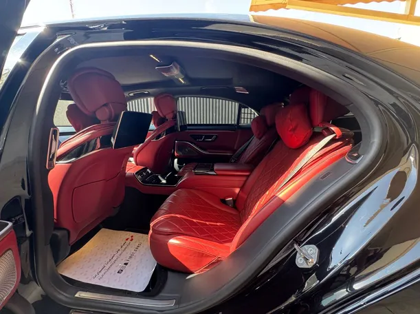 Car image 13