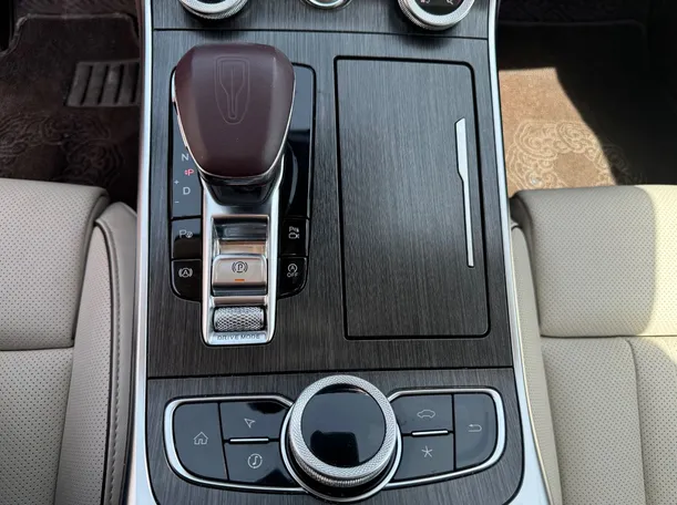 Car image 16