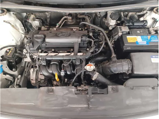 Car image 26