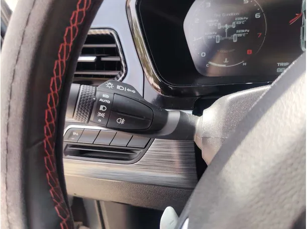 Car image 34