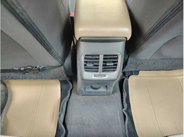 Car image 32