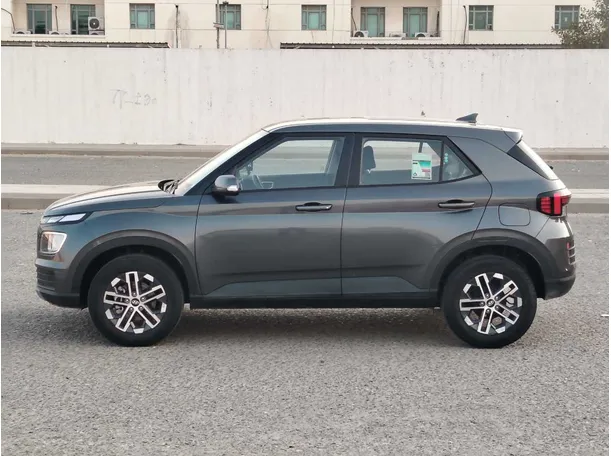 Car image 8