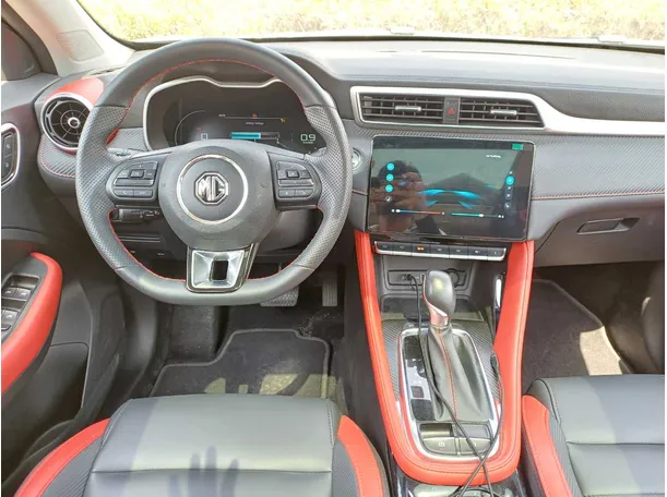 Car image 17