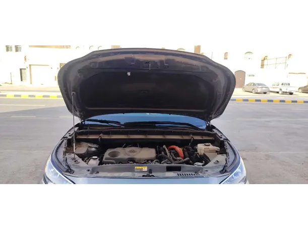 Car image 32