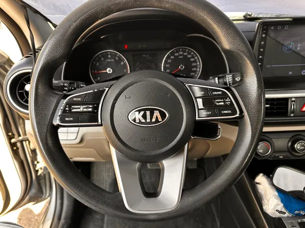 Car image 17
