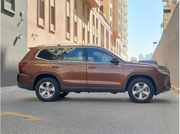 Car image 8