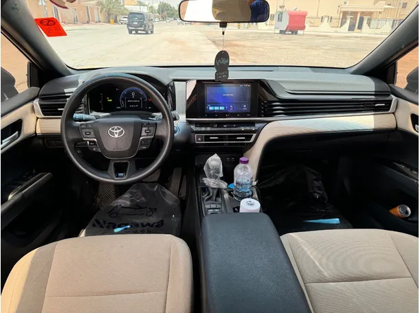 Car image 13