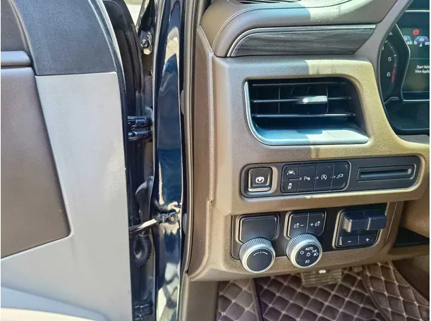 Car image 27