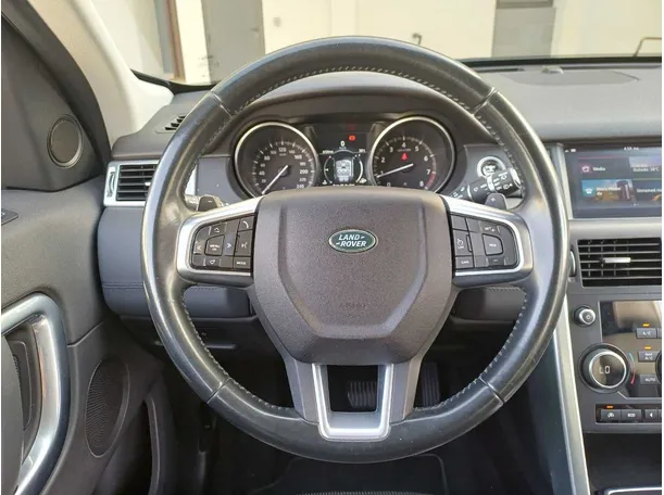 Car image 18