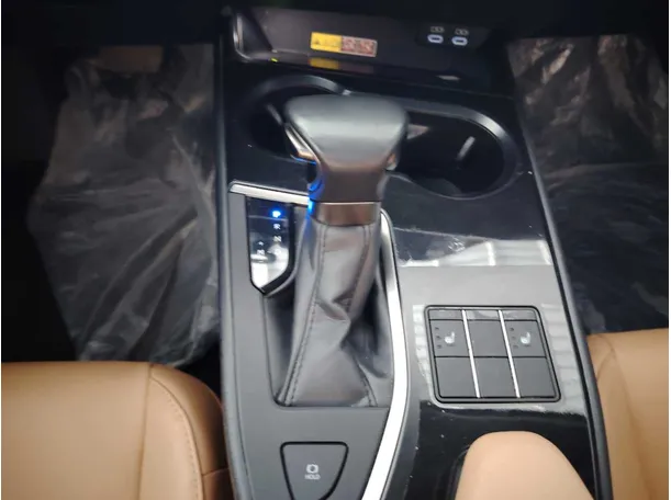 Car image 24