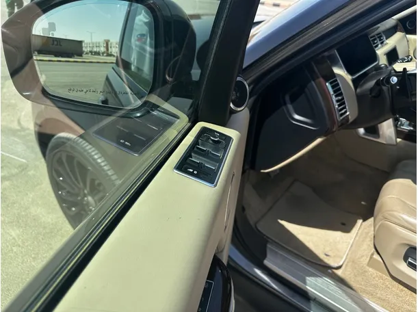 Car image 28
