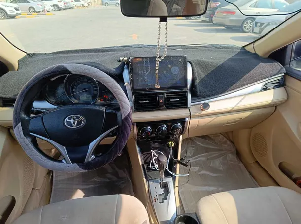Car image 17