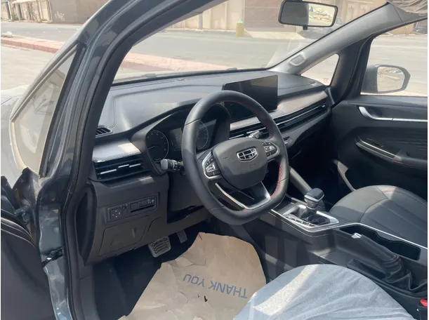 Car image 11
